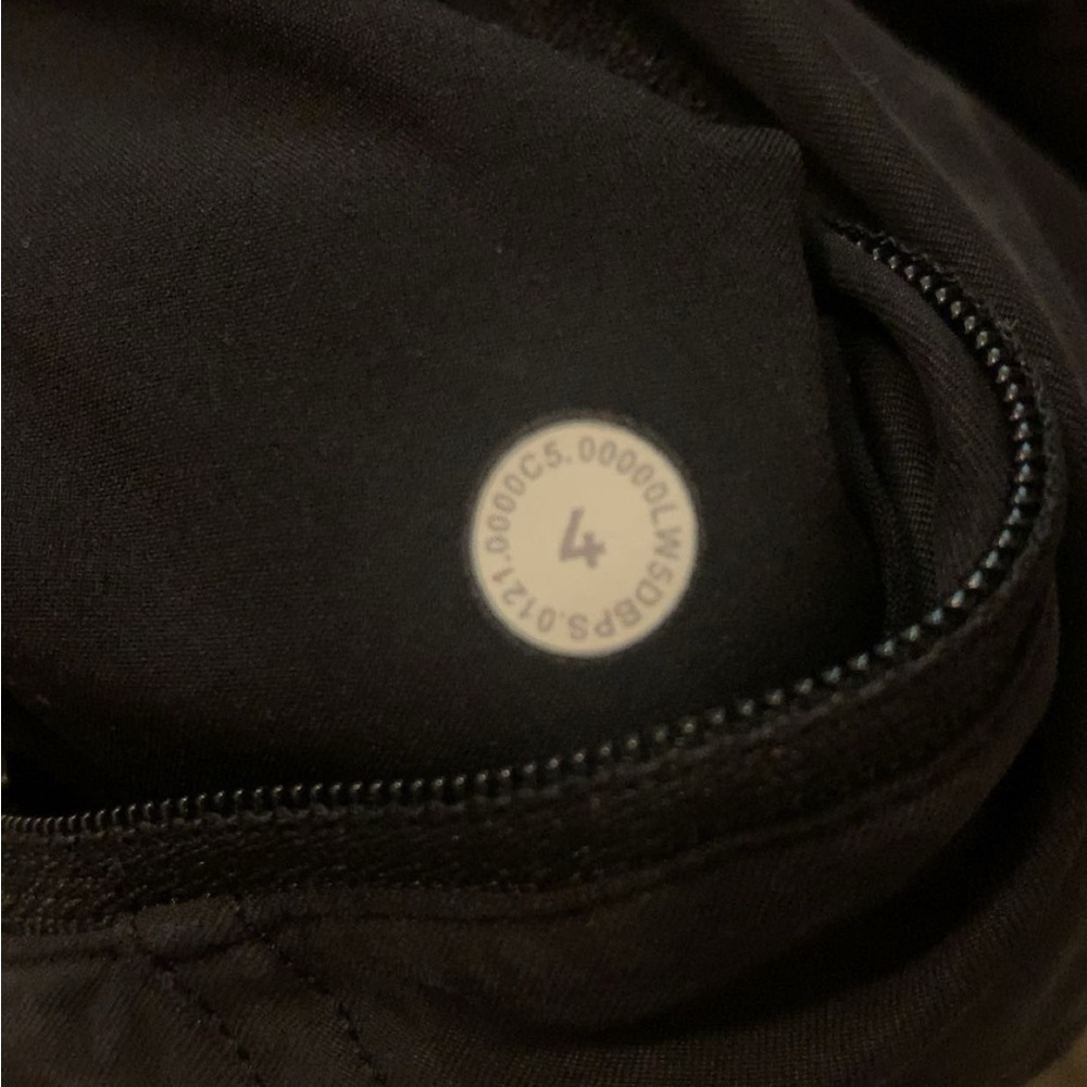 Lululemon Joggers size 4 full length (AUTHENTIC)